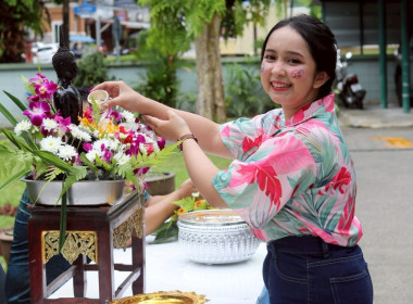จัดกิจกรรมเทศกาลวันสงกรานต์เพื่อสืบสานอัตลักษณ์ความงดงามของประเพณีวัฒนธรรมไทย ... พารามิเตอร์รูปภาพ 6