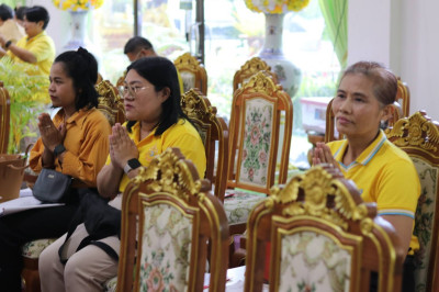 เข้าร่วมพิธีเจริญพระพุทธมนต์เฉลิมพระเกียรติ ... พารามิเตอร์รูปภาพ 1