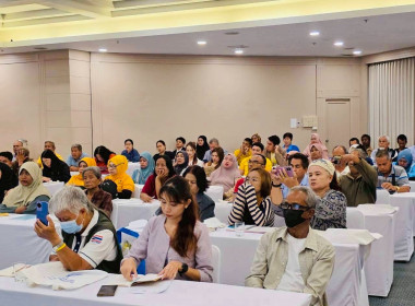 การถ่ายทอดความรู้การส่งเสริมพัฒนาอาชีพและการตลาดในโครงการส่งเสริมความรู้ความเข้าใจในเรื่องการใช้ที่ดินของรัฐ (คทช.) ... พารามิเตอร์รูปภาพ 4