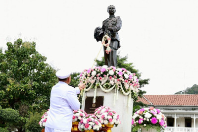 พิธีวางพวงมาลาถวายสักการะเนื่องในวันปิยมหาราช ... พารามิเตอร์รูปภาพ 1