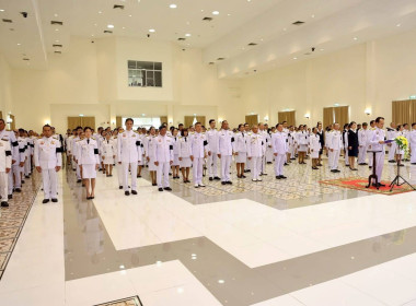 เข้าร่วมพิธีวางพานพุ่มดอกไม้สด เนื่องใน ... พารามิเตอร์รูปภาพ 9