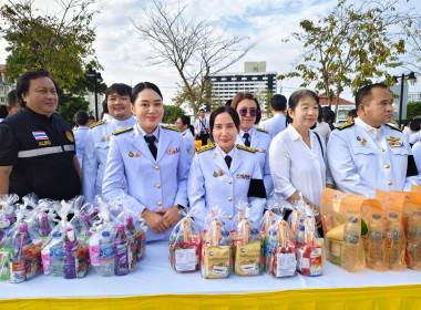 พิธีเจริญพระพุทธมนต์และทำบุญตักบาตรถวายพระราชกุศล ... พารามิเตอร์รูปภาพ 2