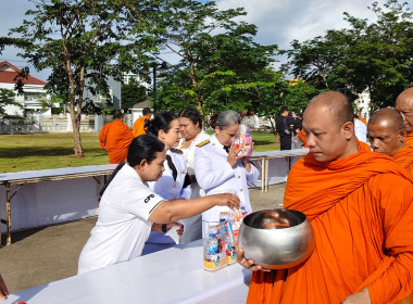 พิธีเจริญพระพุทธมนต์และทำบุญตักบาตรถวายพระกุศล ... พารามิเตอร์รูปภาพ 8