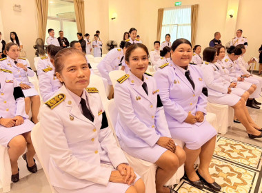 พิธีสวดพระพุทธมนต์และทำบุญตักบาตรถวายพระราชกุศล ... พารามิเตอร์รูปภาพ 10