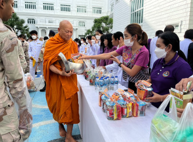 ร่วมพิธีทำบุญตักบาตรถวายพระราชกุศล ... พารามิเตอร์รูปภาพ 6