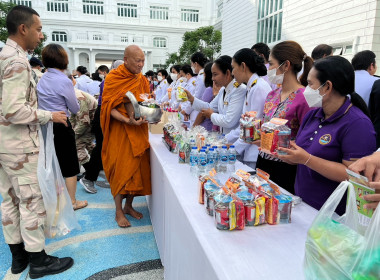 ร่วมพิธีทำบุญตักบาตรถวายพระราชกุศล ... พารามิเตอร์รูปภาพ 9