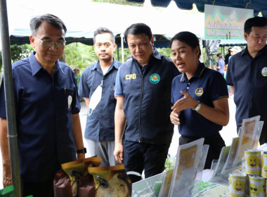 วมเป็นเกียรติในพิธีเปิดและจัดนิทรรศการโครงการคลินิกเกษตรเคลื่อนที่ฯ ครั้งที่ 4/2566 ณ สวนนวมินทรราชา (ขุมน้ำบางมะรวน) ตำบลศรีสุนทร อำเภอถลาง จังหวัดภูเก็ต  ... พารามิเตอร์รูปภาพ 6