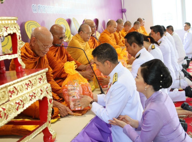 ร่วมพิธีทำบุญตักบาตรถวายพระราชกุศล และพิธีถวายพระพรชัยมงคล ... พารามิเตอร์รูปภาพ 3