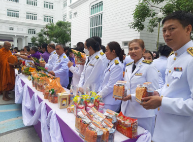 พิธีเจริญพระพุทธมนต์และพิธีทำบุญตักบาตรถวายพระราชกุศล ณ ... พารามิเตอร์รูปภาพ 1