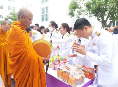 พิธีเจริญพระพุทธมนต์และพิธีทำบุญตักบาตรถวายพระราชกุศล ณ ... พารามิเตอร์รูปภาพ 6