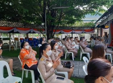 เข้าร่วมพิธีเจริญพระพุทธมนต์ถวายพระพรชัยมงคลและพิธีลาสิกขาพระภิกษุอุปสมบท โครงการบรรพชาอุปสมบท 99 รูป ... พารามิเตอร์รูปภาพ 7