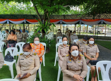 เข้าร่วมพิธีเจริญพระพุทธมนต์ถวายพระพรชัยมงคลและพิธีลาสิกขาพระภิกษุอุปสมบท โครงการบรรพชาอุปสมบท 99 รูป ... พารามิเตอร์รูปภาพ 8